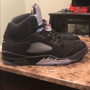 Black Metallic 5s. VNDS. Authentic